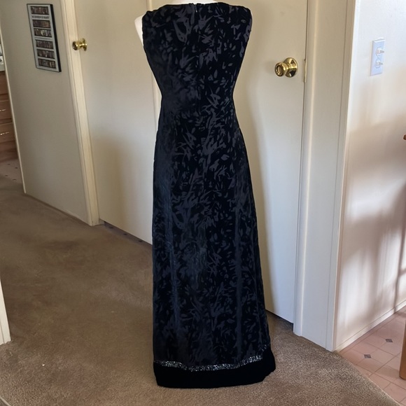The Limited crushed velvet gown size 2 - Picture 8 of 16